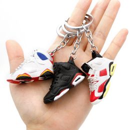 Porte-clés Lanyards Creative 3D Mini Sneaker Chaussures Porte-clés Hommes Femmes 17 Styles PVC Souple Chaussures De Sport De Basket-Ball Porte-clés Sac Porte-clés De Voiture Pendentif Accessoires I5QC