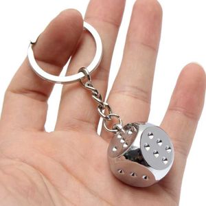 Keychains Lonyards créatifs de forme de dés en métal alliage alliage de clés de clé de trèfle personnalisé car couverture de voiture de carle d'ouverture de l'emballage féminin Q240403