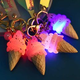 Keychains Lonyards en résine créative Lumineuse glacée Cémectes Keychain Couple Car Courti Pendre Small Gift For Hommes Femmes Bijoux en gros Accessoires