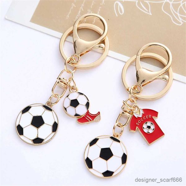 Keychains Lonyards Creative Sport Football Pendant Pendent Keychain Soccer Player Chaussures Modèles Cortes de porte Femme Men Sac Ornements Souvenirs Gift Wholesale