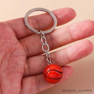 Keychains Lanyards Creative Sports Basketball Football Charmes Kedschains For Women Men Car Key Manding Hands Handing Keyrings Accessories DIY BIJELLY CADE