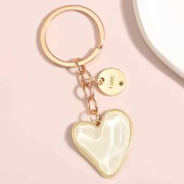 Keychains Lanyards mignon en émail lettre de porte clé Love Heart Key Ring Valentin Day Gifts For Couple Lovers Handbag Accessoire Diy Bijoux fait à la main Q240403