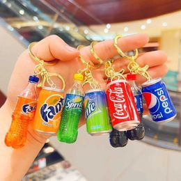 Keychains Lonyards mignons surréaliste cola sprite bouteilles de boisson canettes keches sacs sacs de voiture pendentifs petits cadeaux Q240429