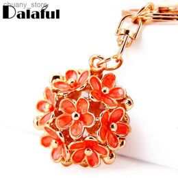 Keychains Lanyards Dalaful Chic Hollow Out Flower Metal Key Chains Rings Exquisite Purse Tas Buckle Pendant voor autokhuts Keychains K296 Y240417