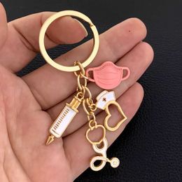 Keychains Lanyards Design Keychain Doctor Medical Tool Stethoscope Syringe Face Mask Key Ring Nurse Medical Gift Keychain Souvenir Y240510