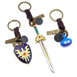 Keychains Lanyards Doragon Kuesuto en cuir Keychain Shield Road Sword Dragon Exploration Mens Accessoires Llaveros Q240403