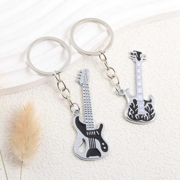 Keychains Lanyards Enamel K-Pop Música de guitarra eléctrica Rings Cool Key Key Rings para mujeres Friendship Gift Punk Joyería hecha a mano Q240403