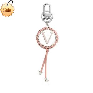 Keychains Lanyards Fashion Brand Keychain diseñador Metal Love Car Charm Bolso de mujer Pendanug