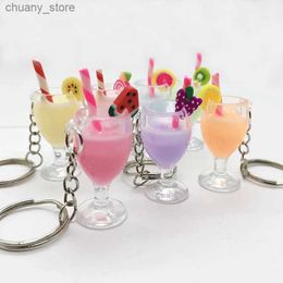 Keychains Lanyards Fashion Creative Resin Cup Keychain Fruit Drink tasse Keychain Pendant Simulation Juice tasse voiture FO Bags Key Ring Ornement Gift Y240417