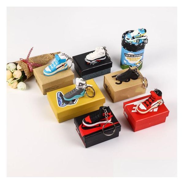 Llaveros Lanyards Diseñador de moda Zapatillas de deporte estéreo Llavero 3D Mini zapatos de baloncesto Llavero Hombres Mujeres Niños Anillo Bolsa Colgante Bi Dhpta