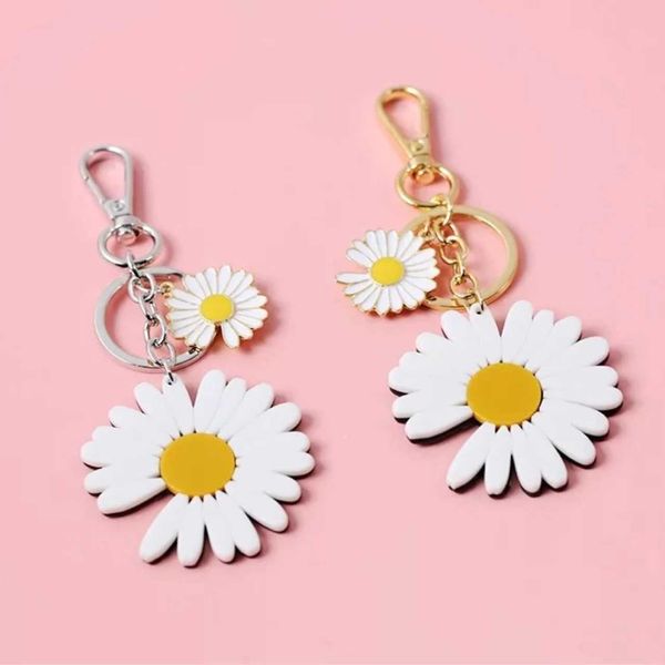 Keychains Lanyards Fashion White Daisy Keychain Ematel Flower Charm Car Trinket Courte