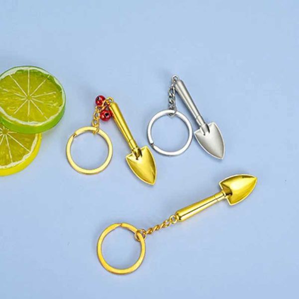 Keychains Lanyards Gold Novelty MINI POLON METAL METAL SPADE Keyrings Chains Keyfob 3d Tool Souvenir Trinket Tools Q240403