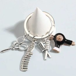Sleutelchains lanyards Hairstylist Keychain Scissors Comb Hair Dryer Key Ring Kaartleutel Kettingen voor vrouwen Men Diy Handgemaakte sieradencadeaus