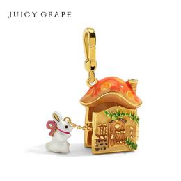 Keychains lanyards Juicygrape mysterieuze paddenstoelhuis hanger ketting schattige witte konijn charme trui ketting sleutelhanger 18k verguld email Q240521