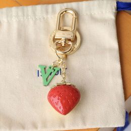Keychains Lanyards Keychain Designer Key Chain Luxury Bag Charm Ladies Car Keychain Men Men Classic Letter Strawberry Ring Fashion Accessories Cute Gift Exquisite 10A