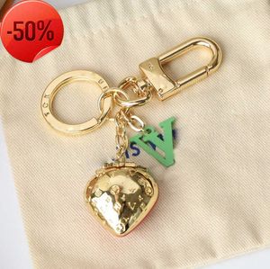 Keychains Lanyards Keychain Designer Key Chain Luxury Bag Charm Ladies Car Keychain Men Classic Letter Strawberry Ring Accessories Cute Gift Exquisite Good 625es