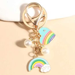 Keychains Lanyards Lovely Emell Colorful Rainbow Heart Key Rings Pearl Pendants For Women Girls Sac à main cadeaux Accessiorines bijoux Q240403