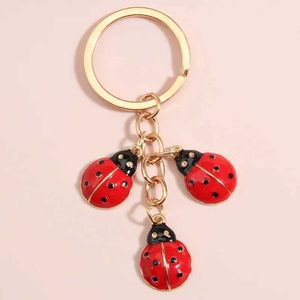 Keychains Lanyards Lovelybird Keychain 2 Colors Lady Beetle Key Ring Insects Chains Animal Gift For Women Men Keys Cartes Diy Bijoux fait à la main Q240403