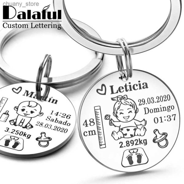 Keychains Lanyards beaux filles personnalisées garçons filles Keychain Nom de la naissance Poids de naissance Taille pour le nouveau-né commémorent nouveau maman papa cadeau clés P026_C Y240417