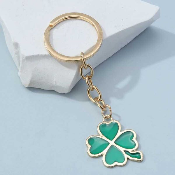 Keychains Lonyards Lucky Enemel Keychain Heart Four Leaf Clover Key Rings Belle chaînes Cadeaux souvenirs pour amis Diy Bijoux fait à la main Q240403