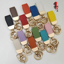 Keychains Lonyards mini pendentif en peau d'agneau français pendentif pour couple personnalisé car clés coloré court sac mignon Q240403