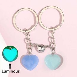 Keychains Lonyards Nouveau design Kelechain Crystal Quartz Stone Heart Key Ring Magnetic Button Chains For Couple Friend Gifts Bijoux DIY Q240403