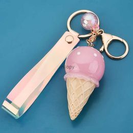 Keychains Lonyards Nouveaux résine Luminous Cone Keychain Ice Cream Girl Girl Chain Chain Pendant Couple Cadeau petit cadeau Clé des clés ACCESSOIRES