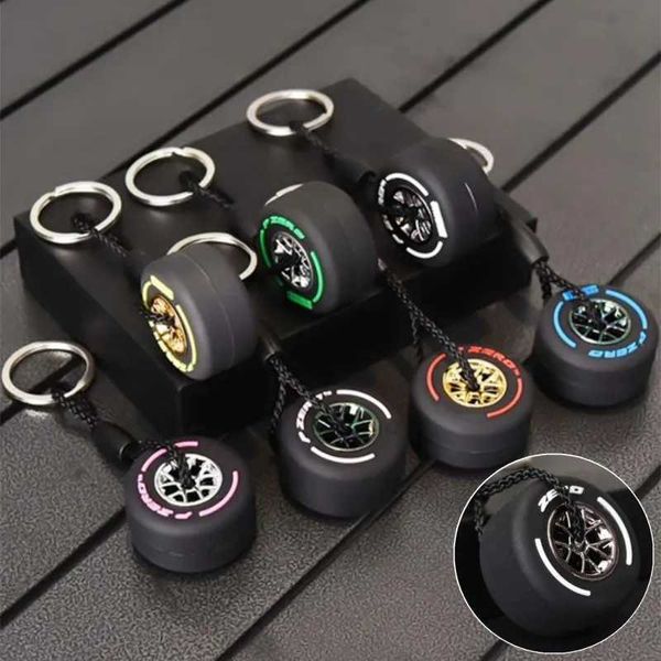 Keychains Lanyards Nouveau style Doueurs détachables pneu de moyeu de roue Keychain Luxury Neutral Car Mini F1 Racing Buggage Clé Clé Q240403