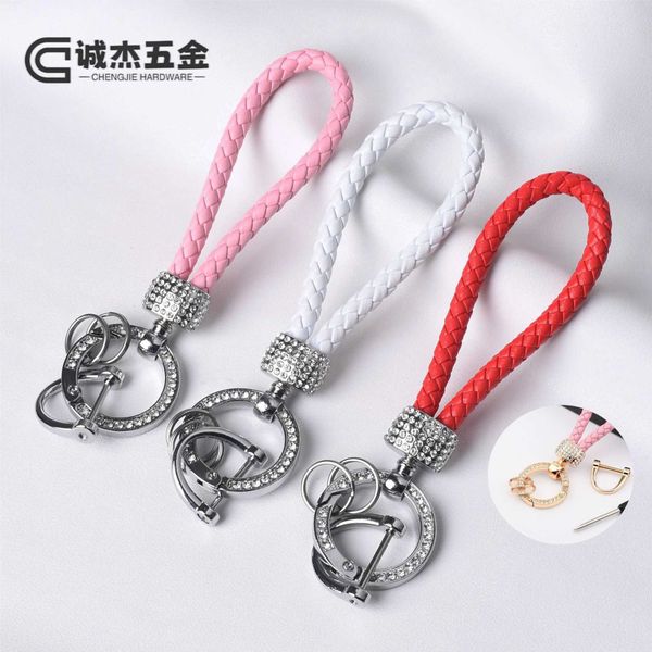 Keychains Lonyards Nouvelle voiture tissée Keychain Ring Goddess Creative Full Diamond Taie suspendue en métal mignon Small Gift Q240403