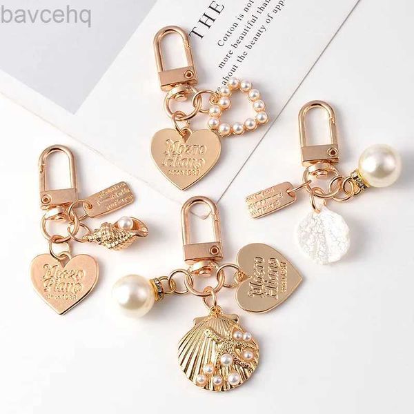 Keychains Lanyards Pearl Keychain with Metal Letter Heart Etiquetas Mujeres Girls Car Bagm Bagm