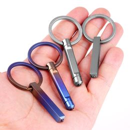 Keychains lanyards Real Anti-Lost Car Keychians EDC Break Glass Escape Key Chain Aangepaste Lettering Key Rings Holder voor vrienden Geschenken 230823