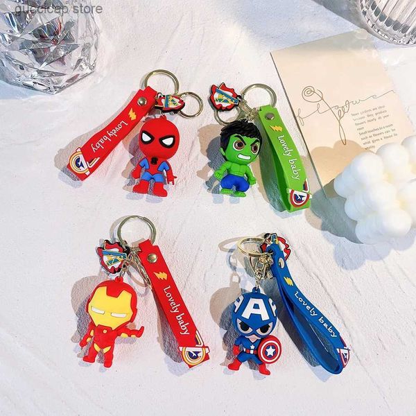 Porte-clés Longes Superhero Doll Modèle Porte-clés Mignon The Flash Batman Figure Pendentif Porte-clés pour Sac À Dos Ornement Fans Cadeaux Accessoires Y240316