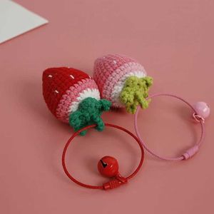 Llaves de llaves dulces colgante de fresa tejida a mano lana de lana gancheted crochet colgante accesorios de bolsas de llavero