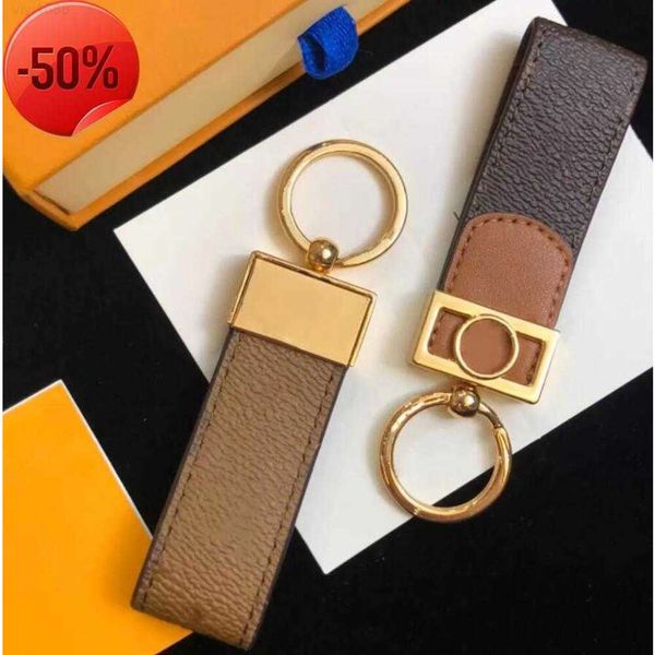 Llaveros Lanyards Moda de alta calidad Llavero Carta Diseñador Metal Bolso para mujer Charm Colgante Auto Parts Colgando Hebilla Accesorios Giftes