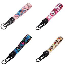 Llaveros Lanyards Varios tipos de dibujos animados Cool Key Tag Bordado Fobs para motocicletas Coches Bolsa Mochila Llavero Moda Anillo Gi OT3KL