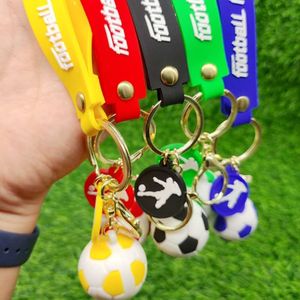 Keychains Lanyards Groothandel van grensoverschrijdende nieuwe PVC Soft Rubber Football Keychain-hangers, sleutelhangers, school sportevenement souvenirfabrieken