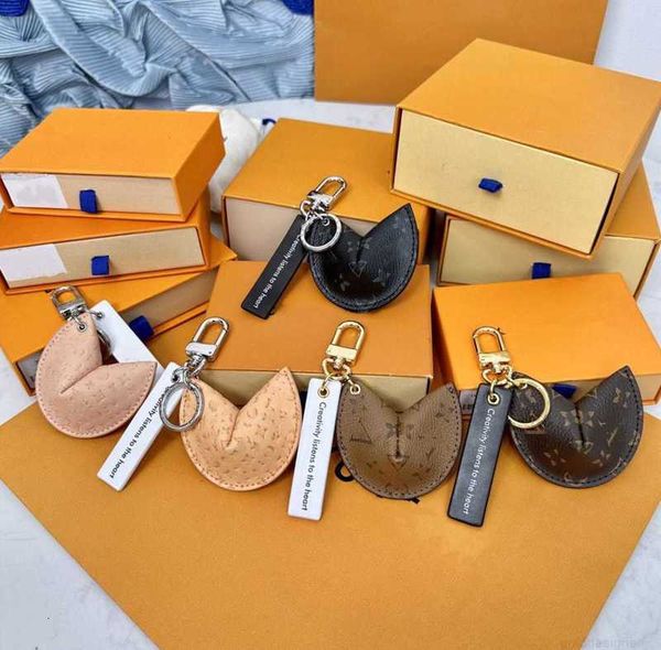 Lanières de créateurs avec boîte Fortune Cookie Sac suspendu voiture fleur charme bijoux femmes hommes cadeaux mode PU cuir porte-clés accessoires mouvement courant 23ess catego