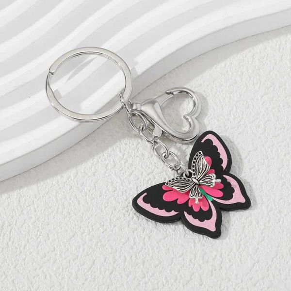 Keychains Lanyards Y2K Colorida Butterfly Hermosa Corazón Pink Flying Insect Rings para mujeres Regalo de cumpleaños de cumpleaños