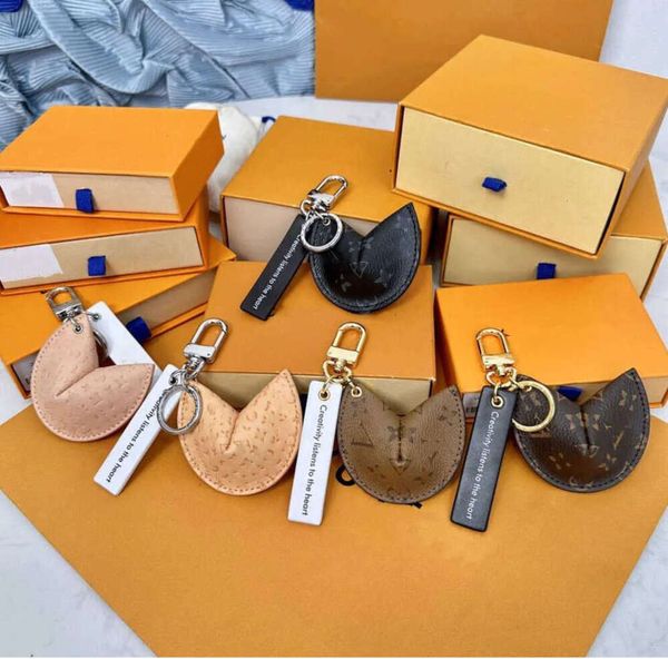 Porte-clés Longes YY Fortune Cookie Sac Suspendu Voiture Fleur Charme Bijoux Femmes Hommes Cadeaux Mode PU Cuir Porte-clés Accessoires Mouvement Courant YT885