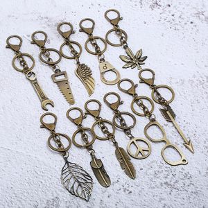 Keychains verlaat veer Key Chain Cute Girl Messing Decor Men Women Keychain Bag Hanger Charm Creative Keyring Liefhebbers Gift Jewelry