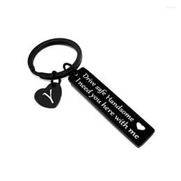 Keychains Letter Keychain Women Drive Safe Handsome Key Chain For Men Rustless Steel Ring Car Keyring Party Paar Black Girls Cadeau