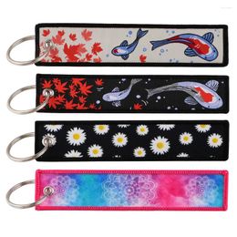 Keychains Lucky Koi Daisy broderie Keychain pour motos clés anneau porte-clés support décoratif tag accessoires