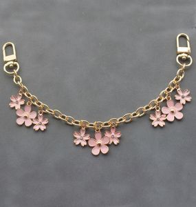 Keychains Luxury Bag Charm Chain Keychain voor vrouwen roze bloem hanger decoratie accessoire metalen gesp