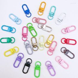 Keychains Metal Paint Color Dog Buckle Zink Legering Keychain Garnalen 8 Karakter Spray Small Door PendantKeyChains Emel22