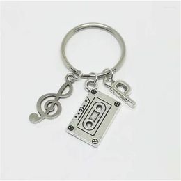 Keychains Music Keychain Antiek zilveren kleurnoot Key Chain Lover Gift Cassette Tape sleutelhanging met initiaal