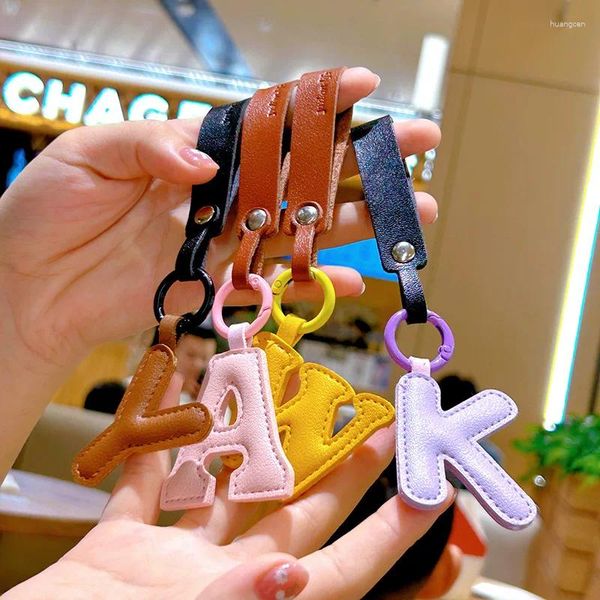 Keychains de cuero de cuero en inglés llave cadena colgante código de moda letras cartas de boticín de teléfono móvil para bolsas para mujeres bolsas para mujeres