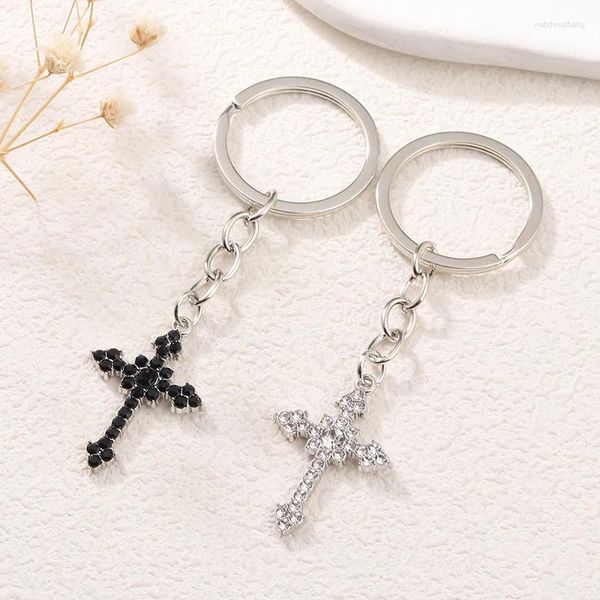 Keychains Pretty Rhinestone Cross religieux deux couleurs Sonneurs clés pour les femmes Men Amitié anniversaire Bijoux de bricolage fabriqué