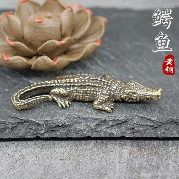 Porte-clés en laiton pur solide Vintage Crocodile porte-clés pendentif thé sachet d'animaux ornements multi-usages exquis petit bronze.