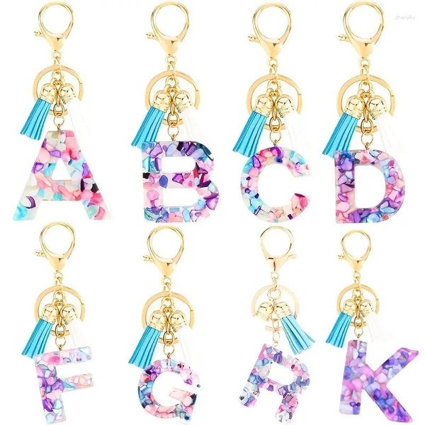 Porte-clés Lettres anglaises en résine violette Pendentif avec sac à pompon Accessoires d'ornement Porte-clés Alphabet Charms Cadeau de Saint Valentin