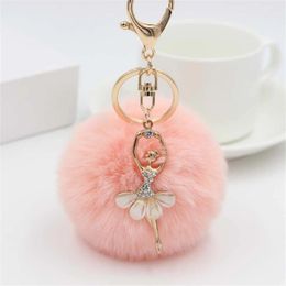 Sleutelhangers Strass Dansend Meisje Sleutelhanger Met Grote Pompom Charme Leuke Pluche Bal Sleutelhanger Voor Vrouwen Auto Tas Houder Accessoires